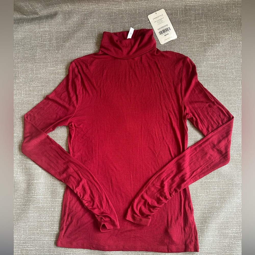Fabletics Jess L/S Fold‎ over Turtle Neck Top Size Medium in Red